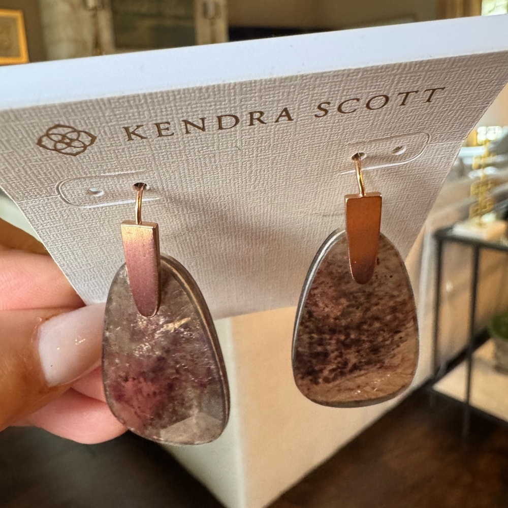 Kendra Scott Marty Earring Rose Gold 
NWT